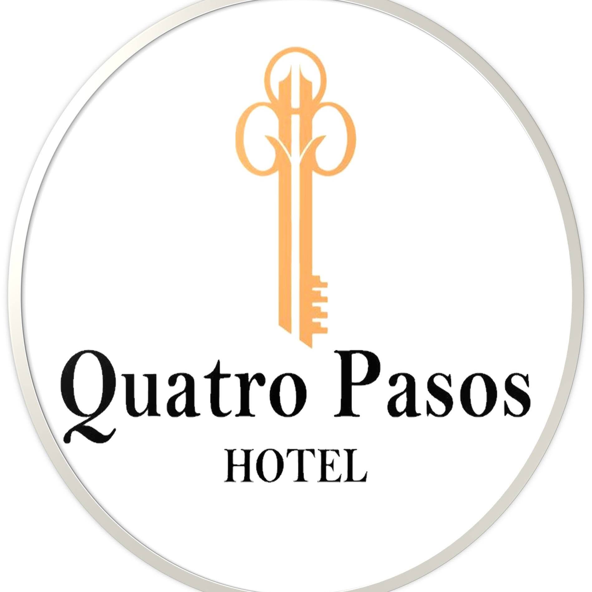 Quatro Pasos Logo