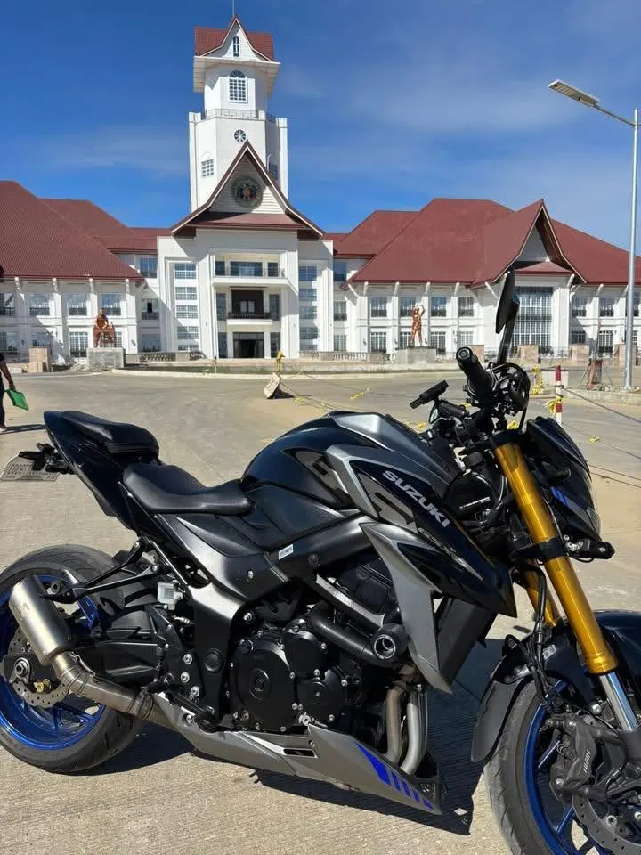 BMG Bigbike Rentals motorcycle